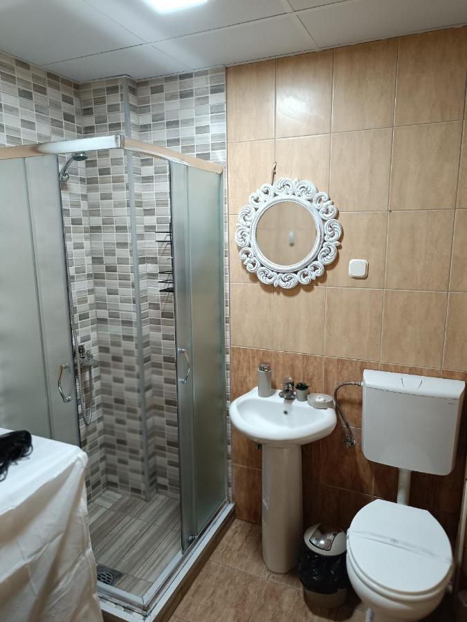 Finesi Apartments 3 Охрид Екстериор снимка